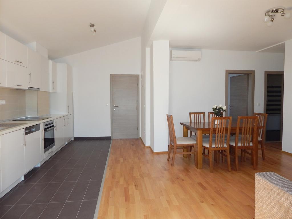 פודסטראנה Apartments King מראה חיצוני תמונה